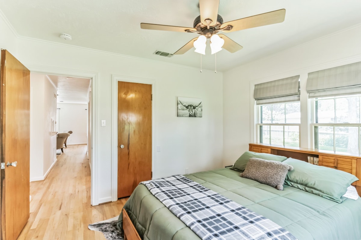 book-steak-stein-and-wine-3-bedroom-3-beds-cameron/