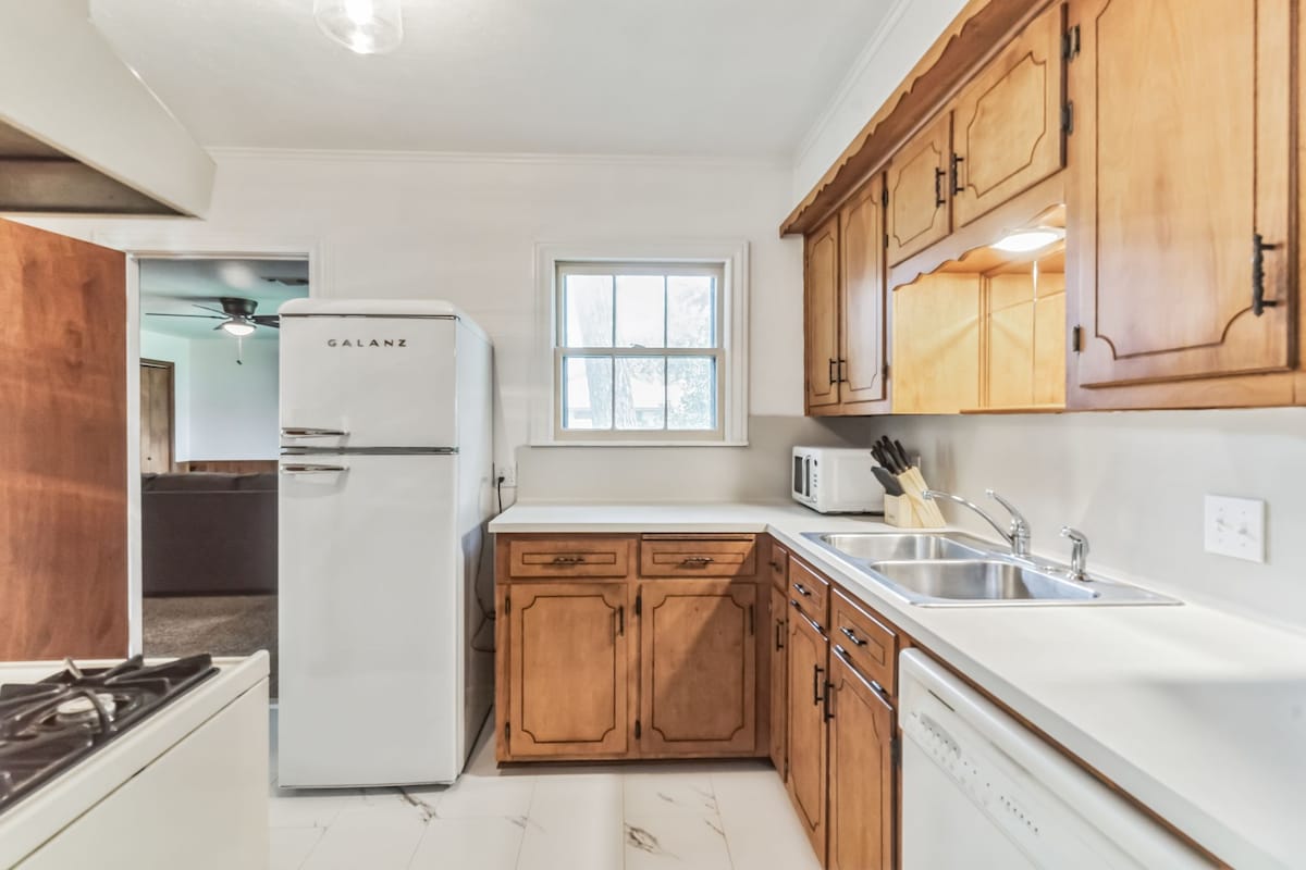 book-steak-stein-and-wine-3-bedroom-3-beds-cameron/