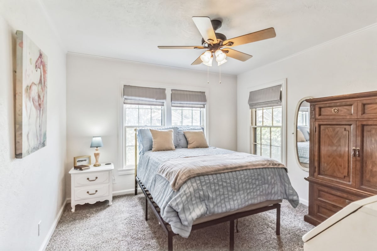 book-steak-stein-and-wine-3-bedroom-3-beds-cameron/