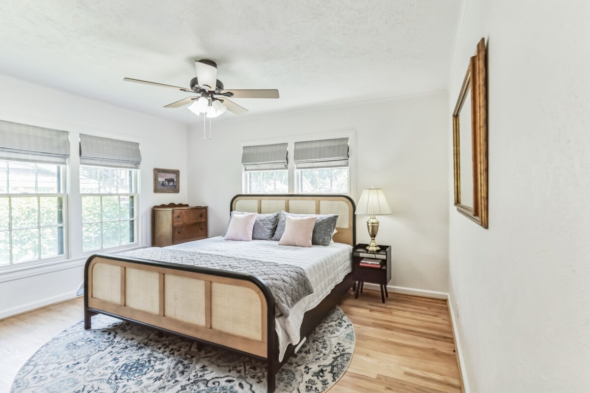 book-steak-stein-and-wine-3-bedroom-3-beds-cameron/