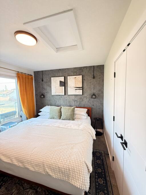 Velvet & Vibes | Luxe 2BR GR Suite