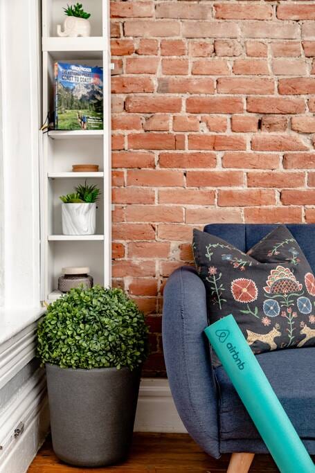 Cozy Victorian Retreat | Near RiNo Arts & Schools