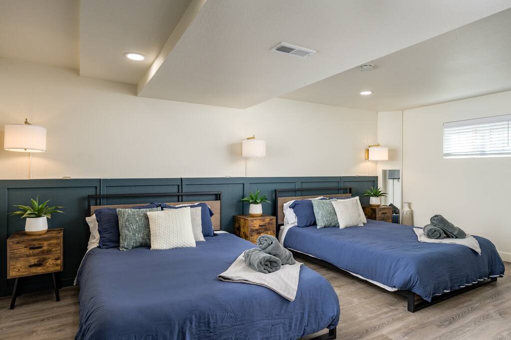 stylish-home-or-close-to-red-rocks-and-downtown/