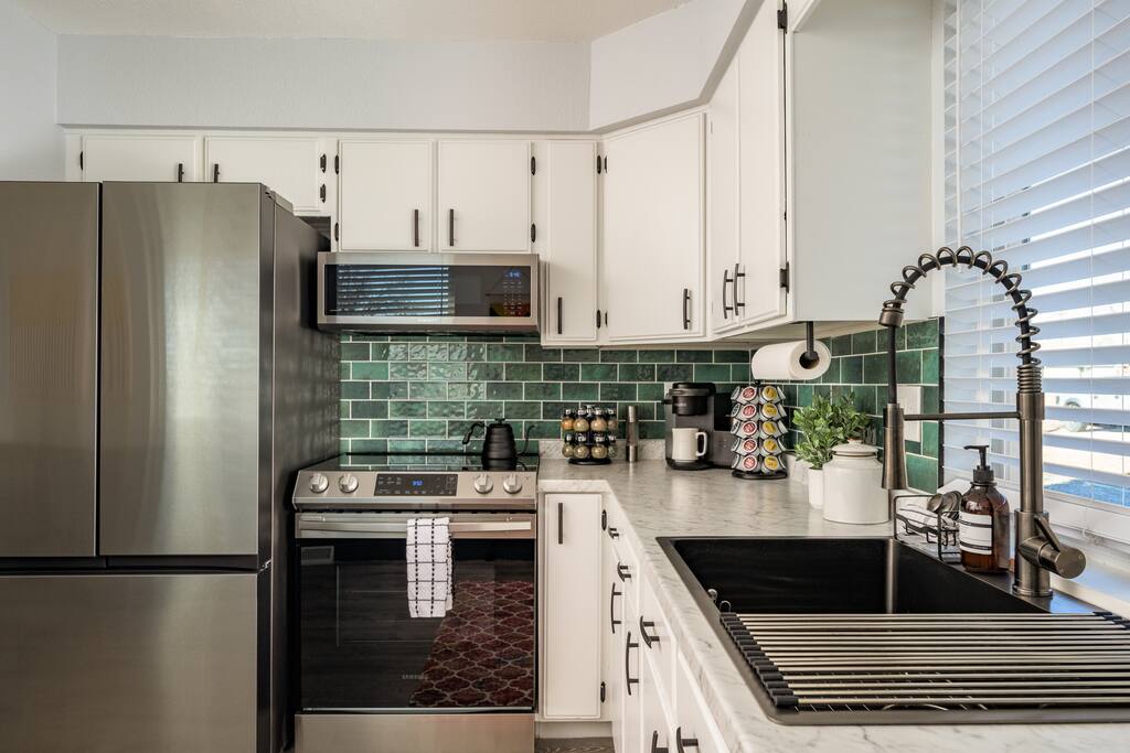 plush-king-beds-near-downtown-denver-or-fast-wifi/