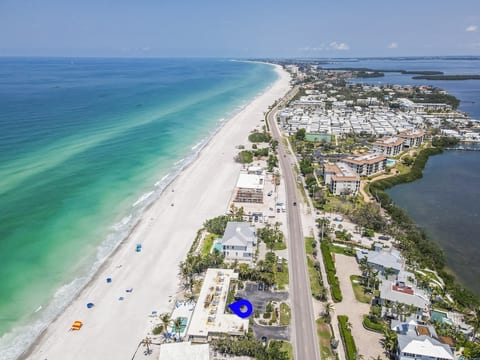 Located mid-island, gulfside!