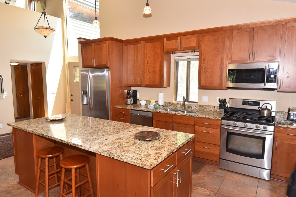 sunriver-resort-home-ac-sharc-golf-view-pool-tbl/