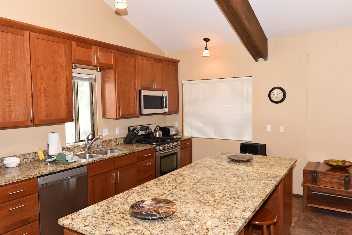 sunriver-resort-home-ac-sharc-golf-view-pool-tbl/