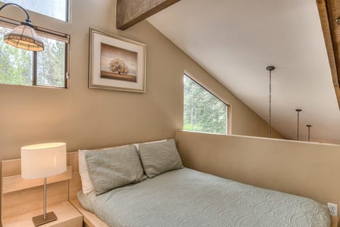 Sunriver Resort Home-A/C, SHARC-Golf View-Pool Tbl