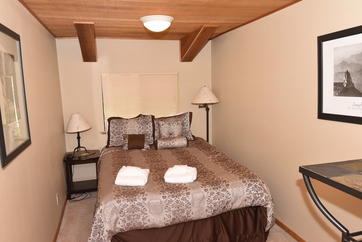 sunriver-resort-home-ac-sharc-golf-view-pool-tbl/