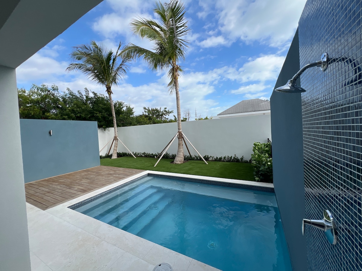 grace-bay-new-luxurious-home-3+-bedrooms-and-pool/