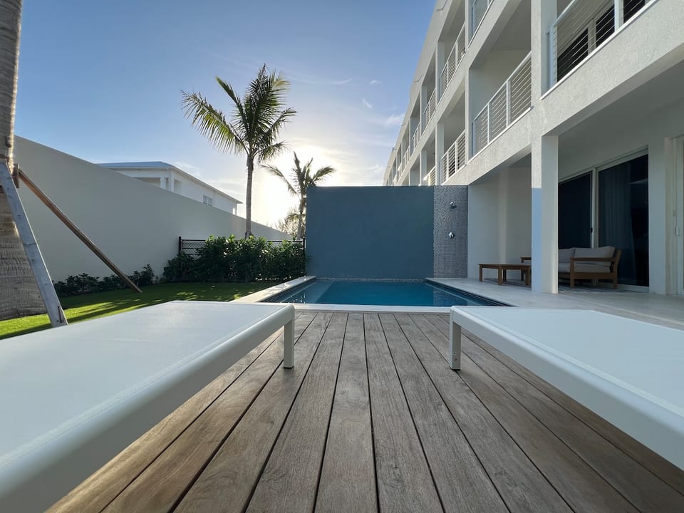 Grace Bay/ New Luxurious home 3+ Bedrooms & Pool image 1