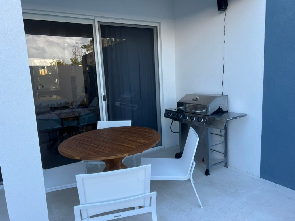 grace-bay-new-luxurious-home-3+-bedrooms-and-pool/