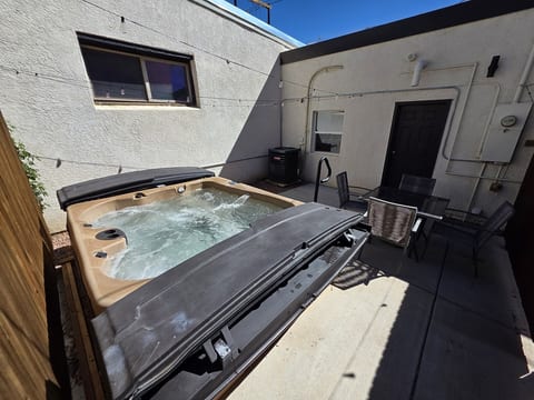 Private Hot Tub · 2BR Downtown Cañon City