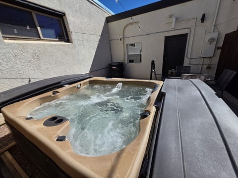 Private Hot Tub · 2BR Downtown Cañon City