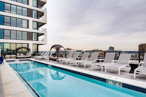 Cloudy 2BR|Skyline View|Tysons Corner|Free Parking