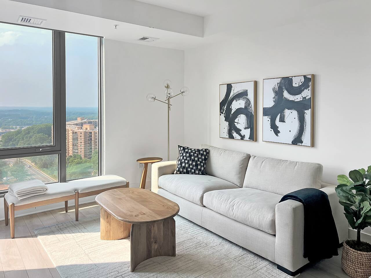 Natural Oak 2BR|Patio w/ City Views |Tysons Corner