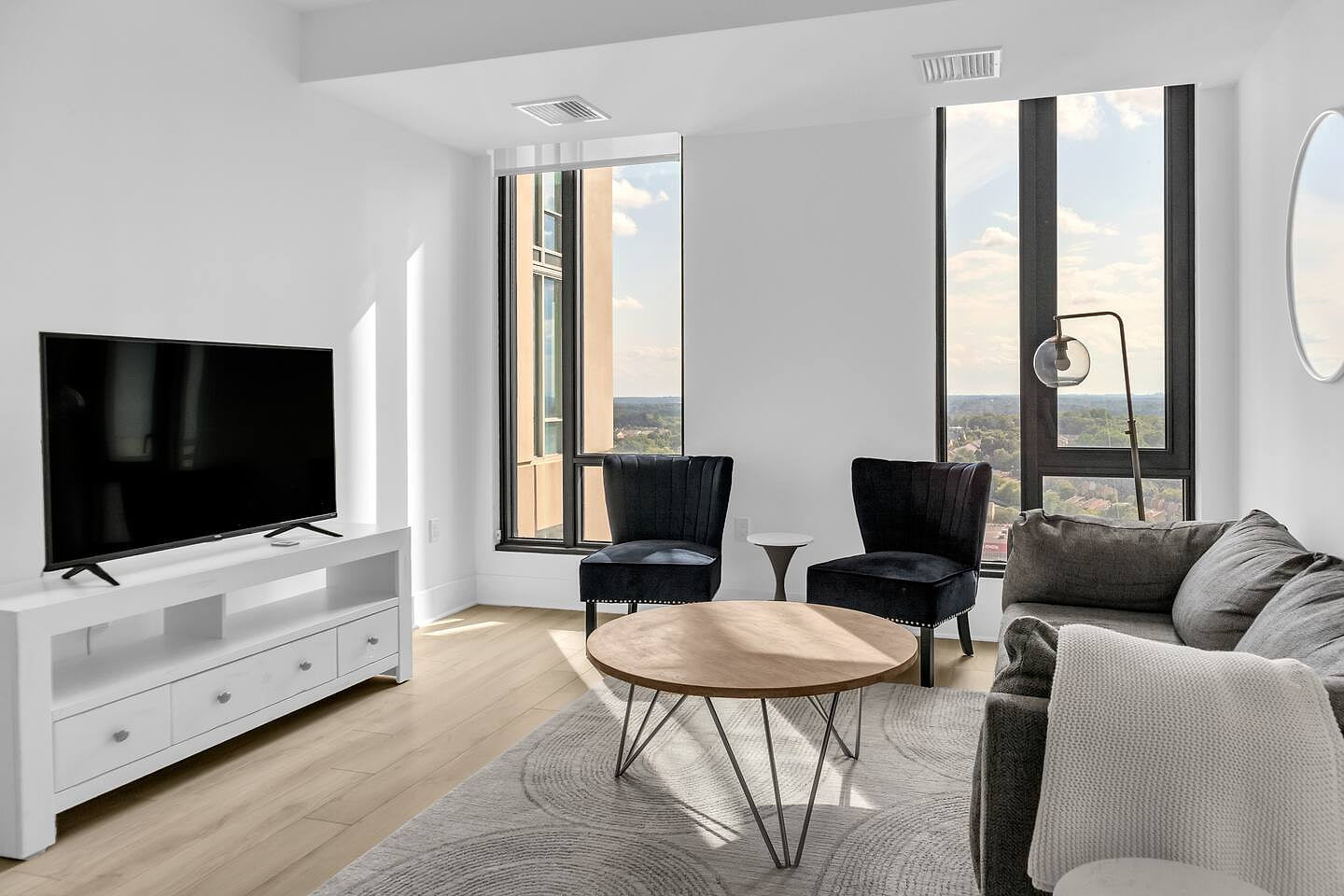 Living Room | Smart TV