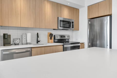 Skyline City View 2BR |Tysons Corner| Free Parking
