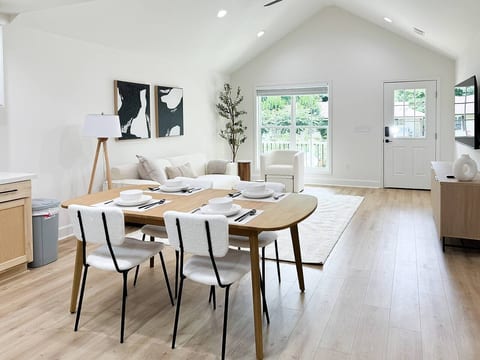 Light-Natural Oak Lux 3BR & 2BTH 7 Min DT - Stadium