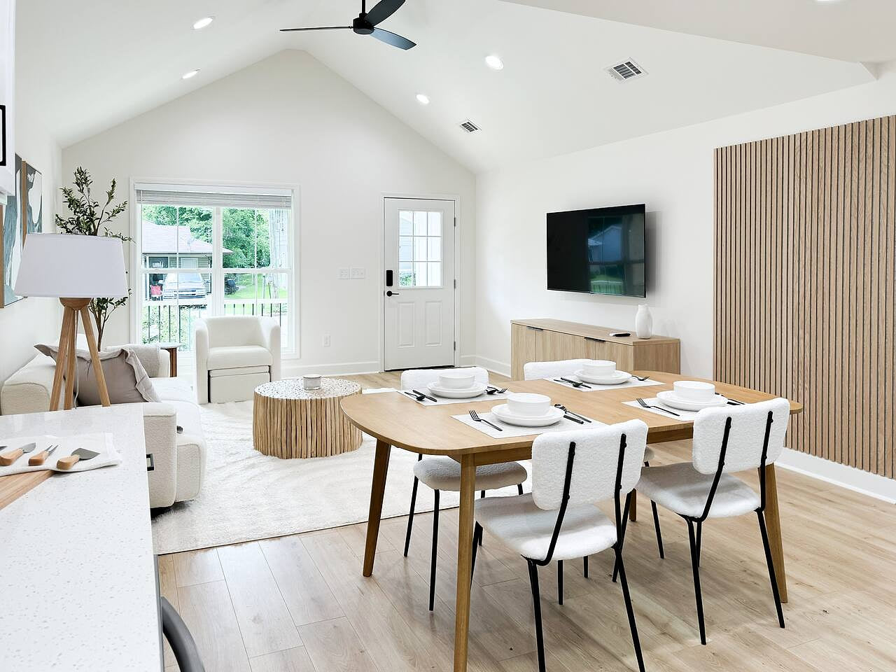 Light-Natural Oak Lux 3BR & 2BTH 7 Min DT - Stadium