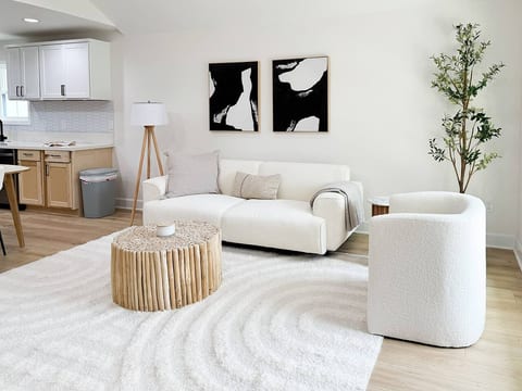 Light-Natural Oak Lux 3BR & 2BTH 7 Min DT - Stadium