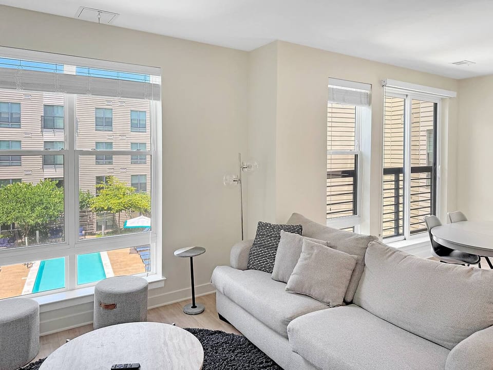 Living Room | Pool View