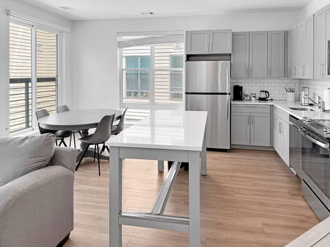 Kitchen | Dining Area 