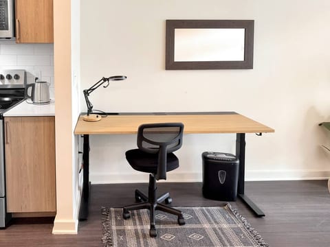 Charming 1BR Retreat | Pool View | Tysons Corner