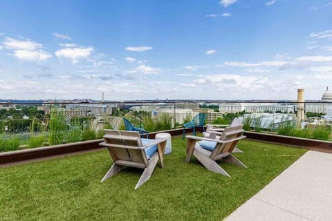 Gray-Toned Modern 2BR| Navy Yard| Patio + Amenties