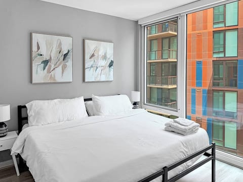 Blue Oak Escape 2BR| Navy Yard | Amenities + Views