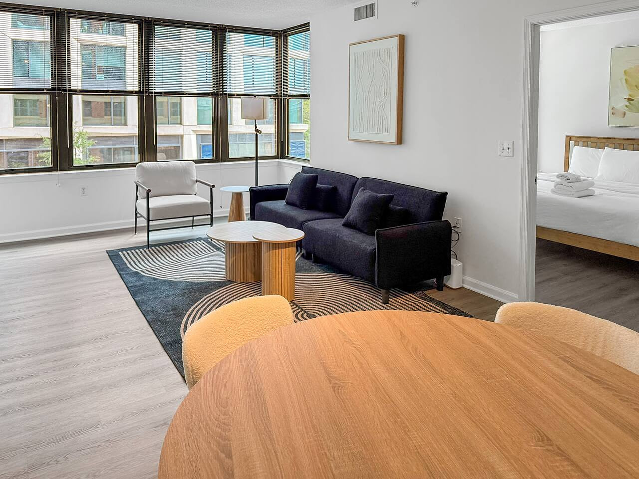 Monochrom 2BR|2BTH Capital Hill | Gym + Metro Walk