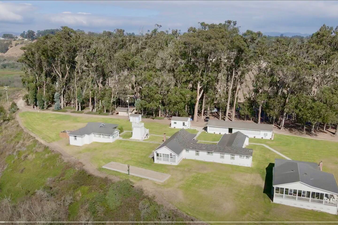 dune-lakes-storybook-cottage/