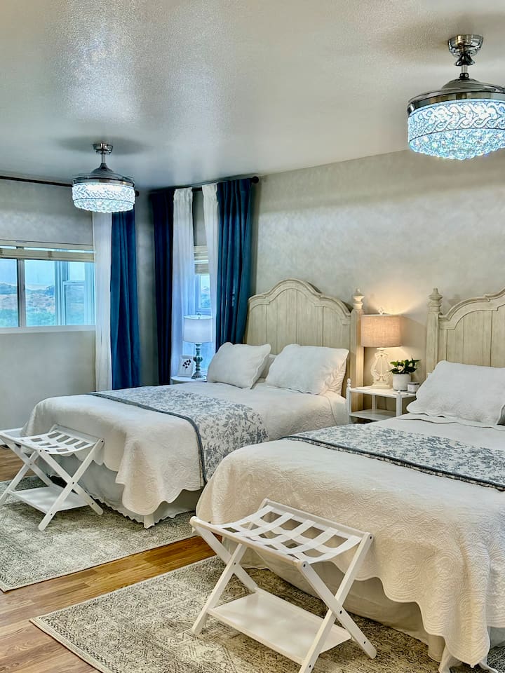 dune-lakes-storybook-cottage/