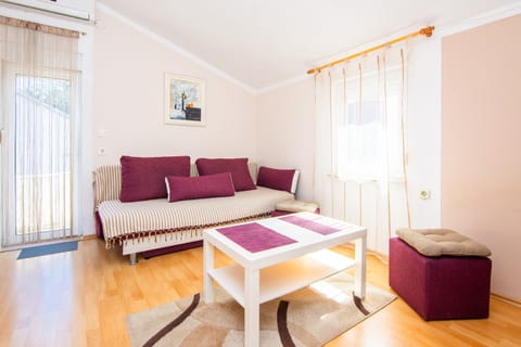 Apartment Milatovic - Unit 377844-13