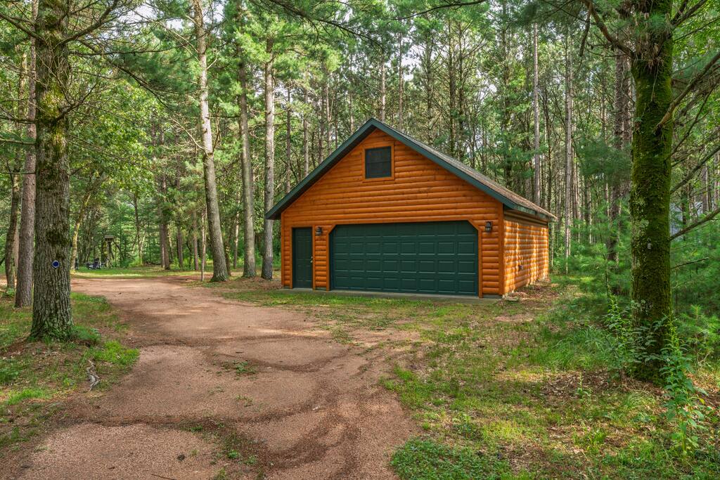 whispering-pines-and-shouting-rocks/