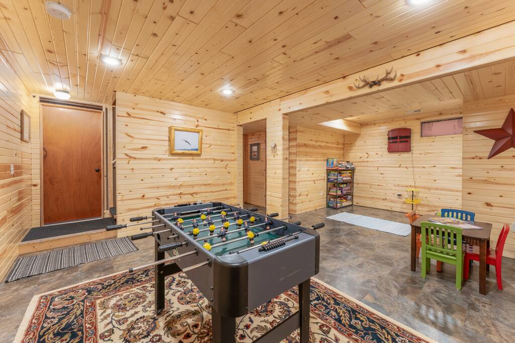 whispering-pines-and-shouting-rocks/