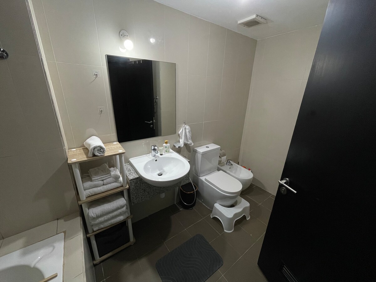 Modern Minimalist Apartment image 16