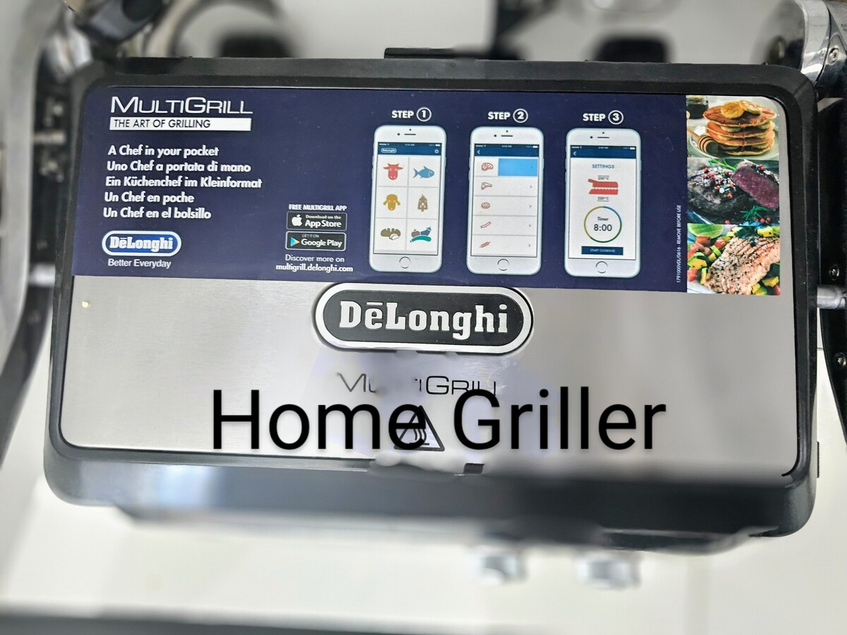 Modern Minimalist Apartment image 27