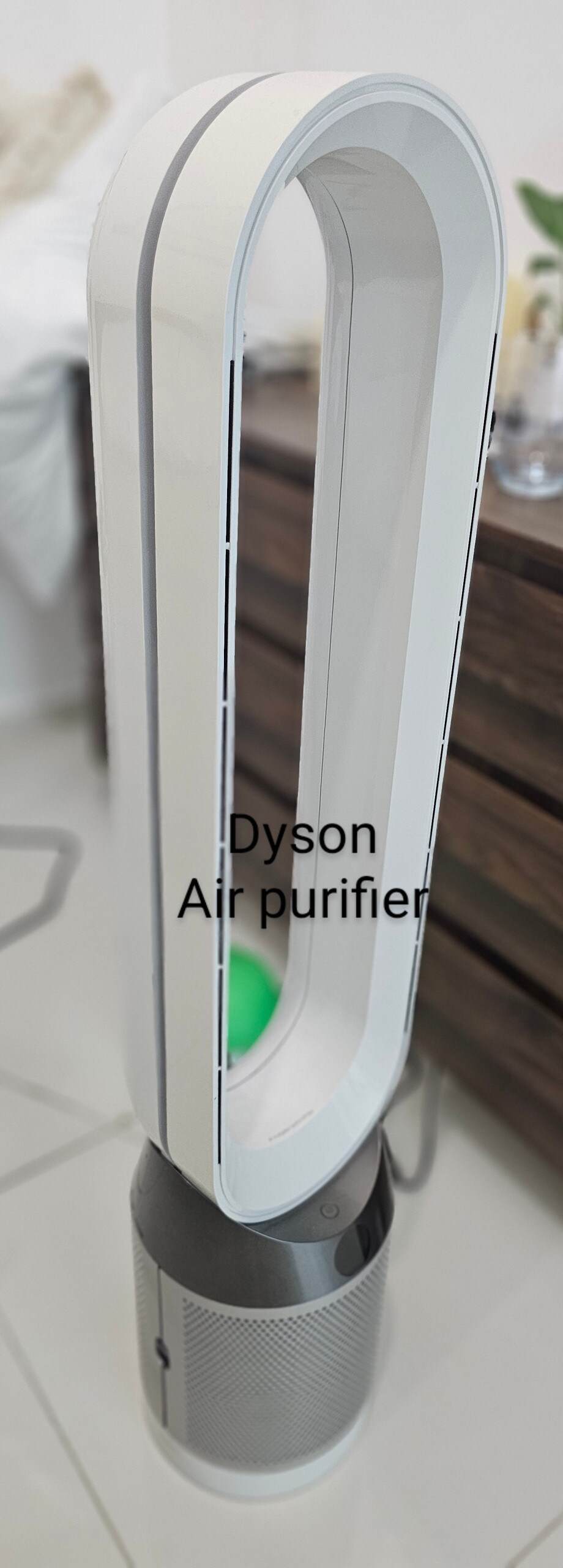 Modern Minimalist Apartment image 28