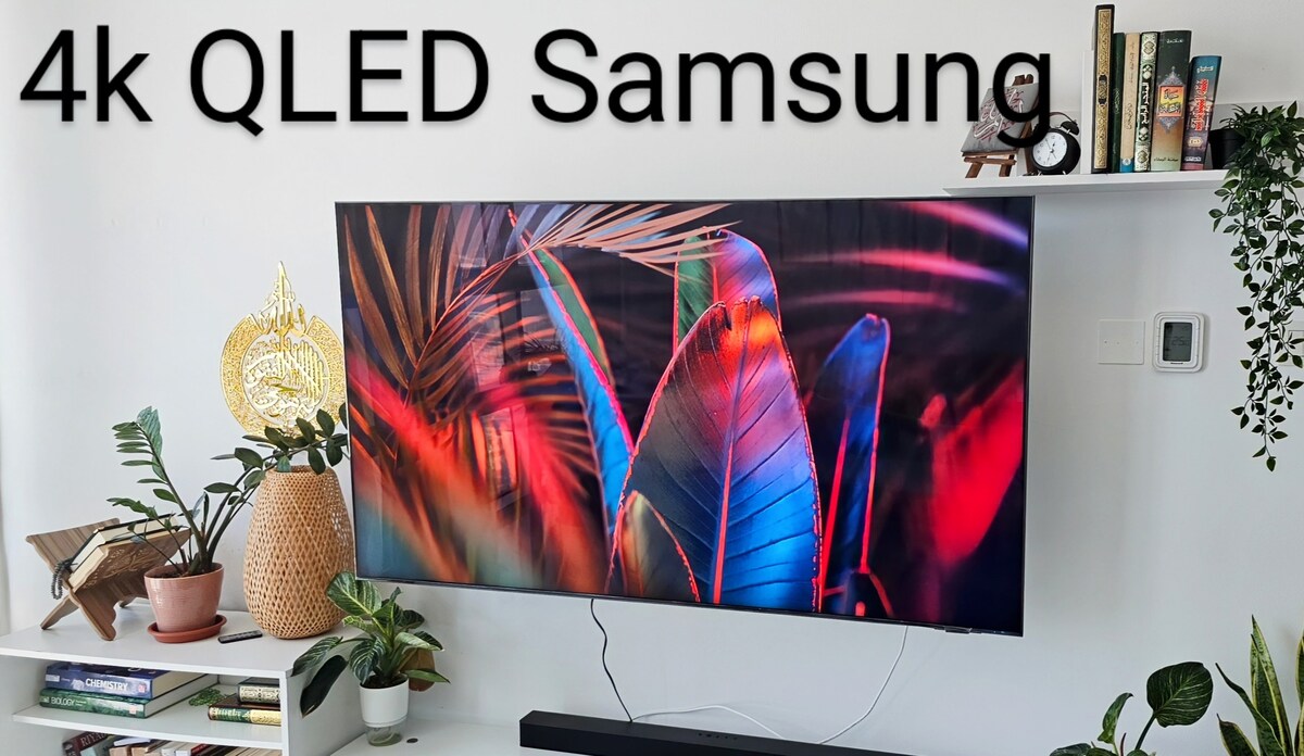 Modern Minimalist Apartment image 30