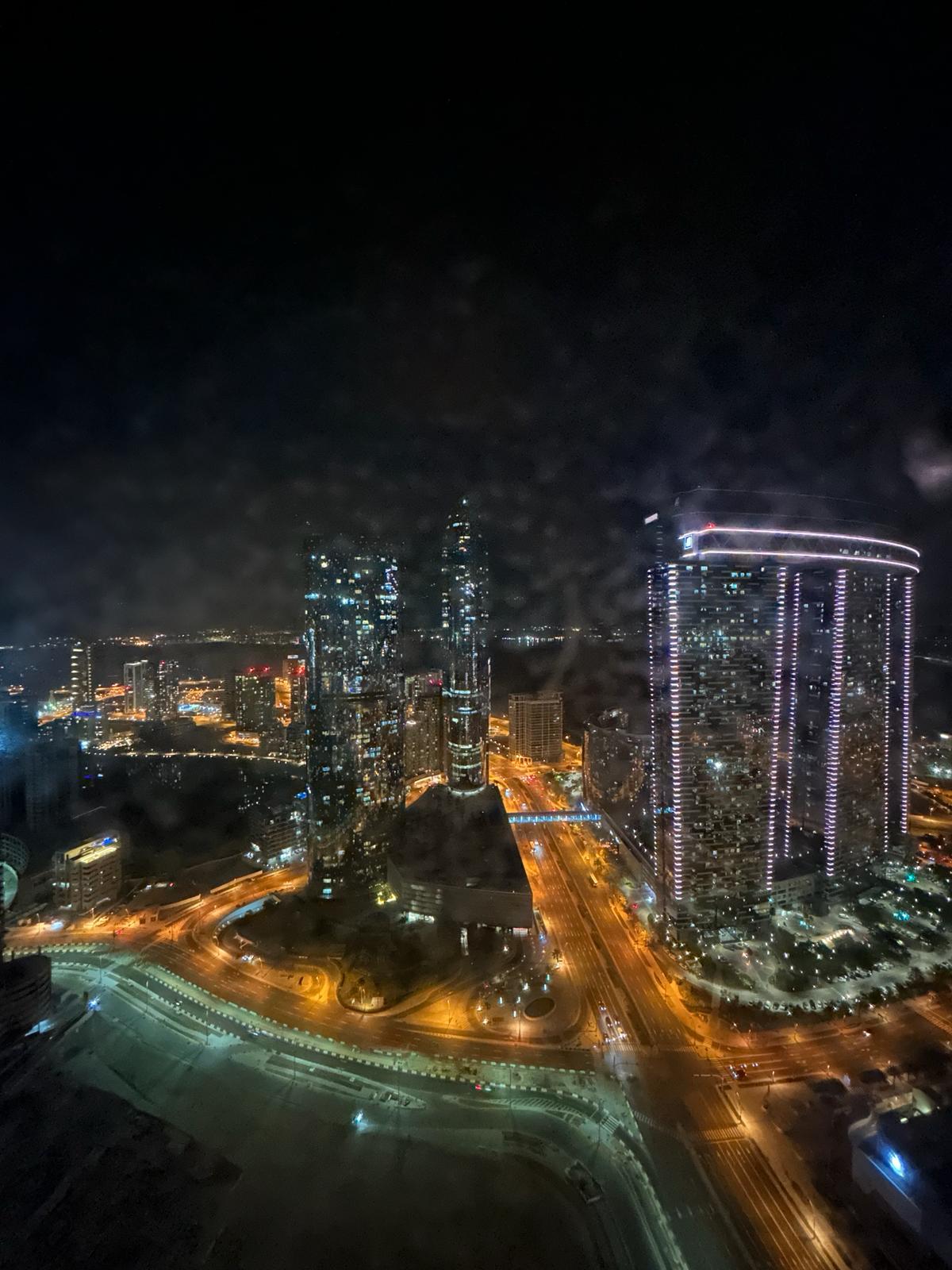 Modern Minimalist Apartment image 19