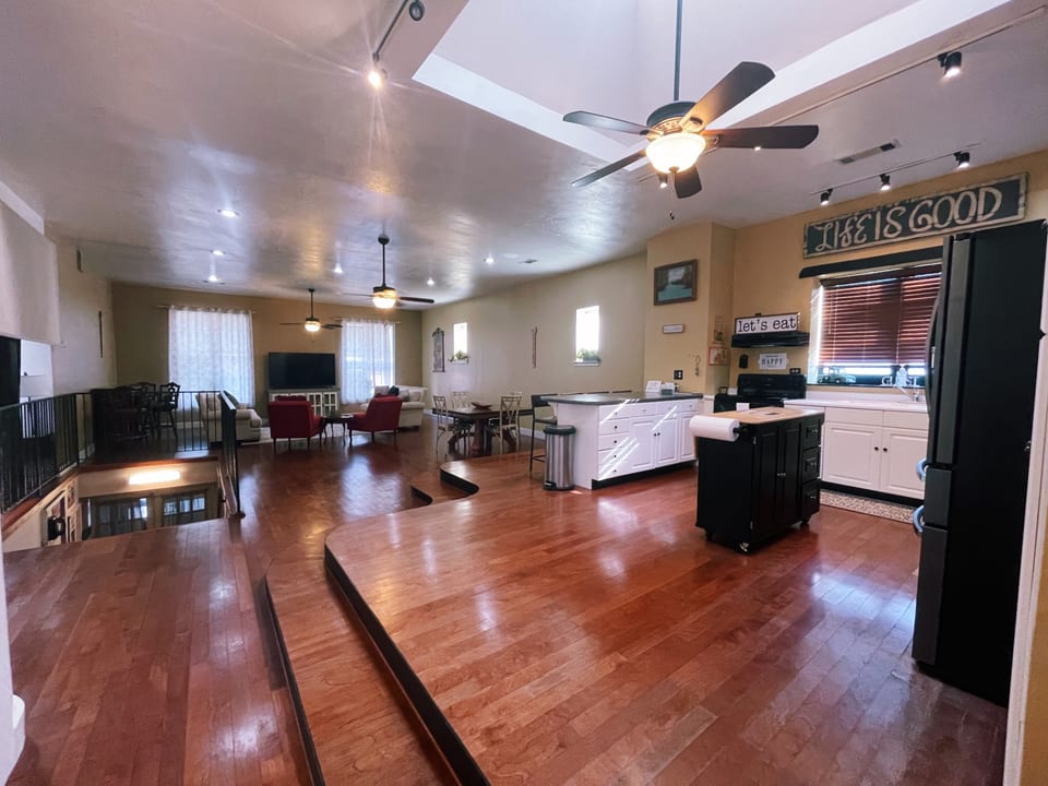 The Landing at Main Street Suites - Van Buren