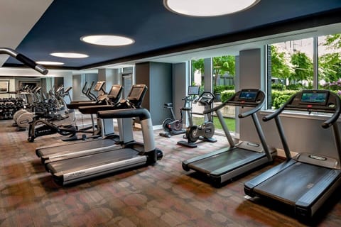 Azure Escape 2BR/2BTH: Tysons | Pool |Free Parking