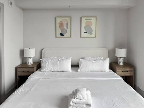 Azure Escape 2BR/2BTH: Tysons | Pool |Free Parking