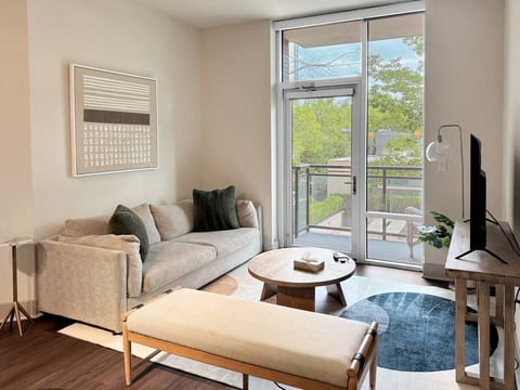 Olive Lux 2BR|2BTH – Tysons | Pool View | Parking