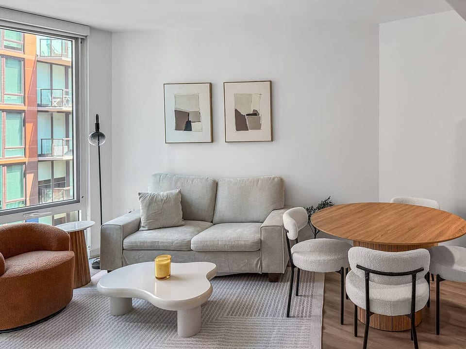Calm & Sunlit 2BR |Metro| Rooftop View w Amenties - Washington