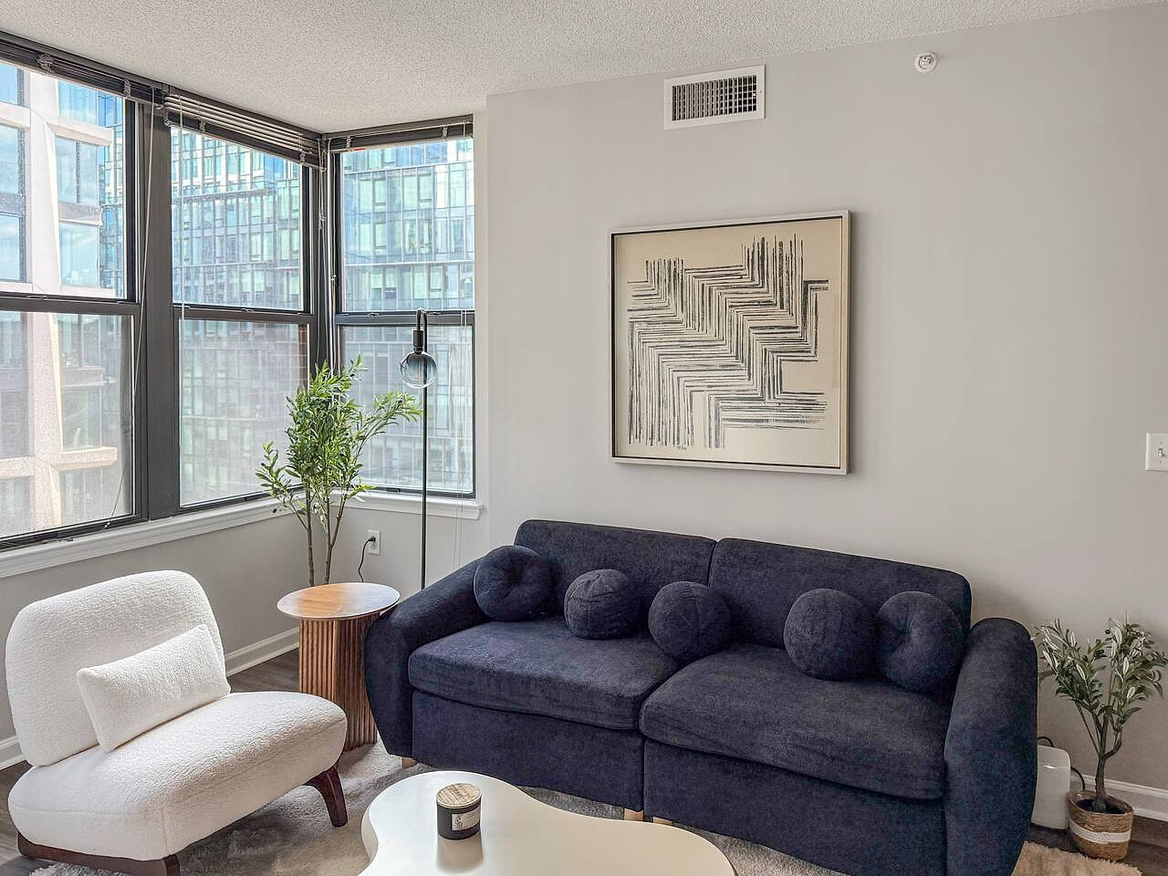 Natural Calm Oak 2BR/2BTH | Metro Walk | Rooftop