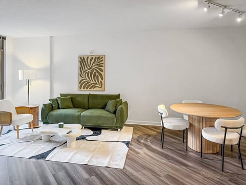 Calm Olive + Oak 2BR | Metro Walk| Capital Views