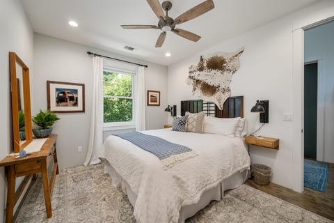 Cal King bed, high end bedding and the most comfy bed!