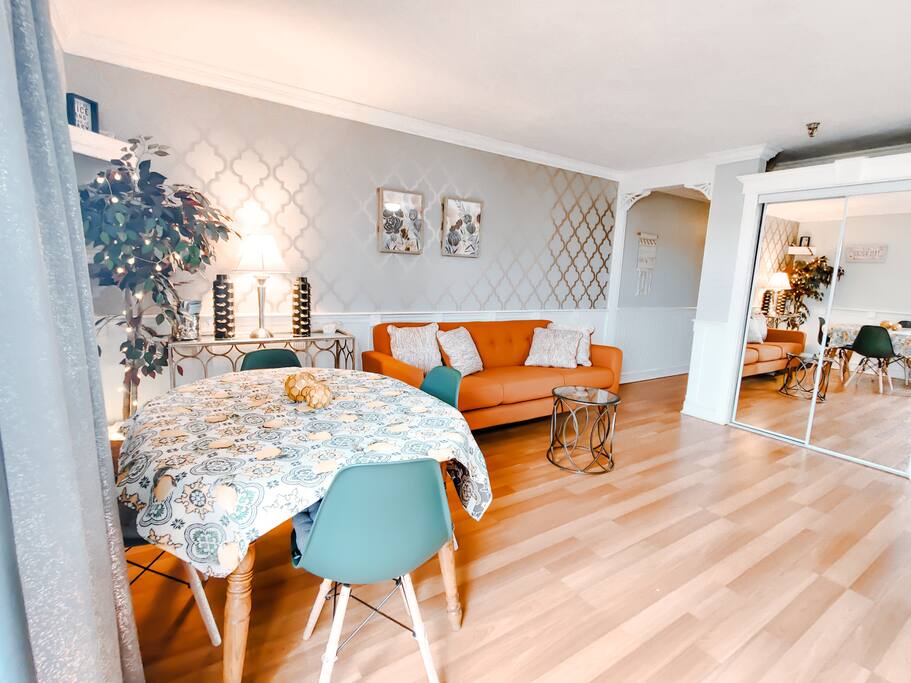 modern-lakeview-condo-or-pool-wi-fi-and-serenity/